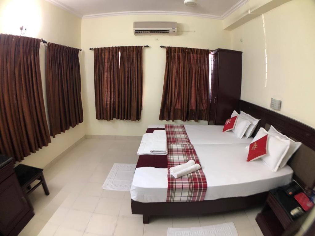 Mjm Plaza Hotel Kochi Eksteriør billede