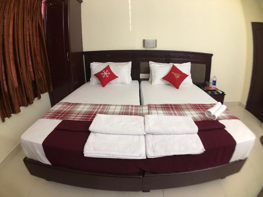 Mjm Plaza Hotel Kochi Eksteriør billede